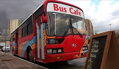 Автобус для кафе на колесах.